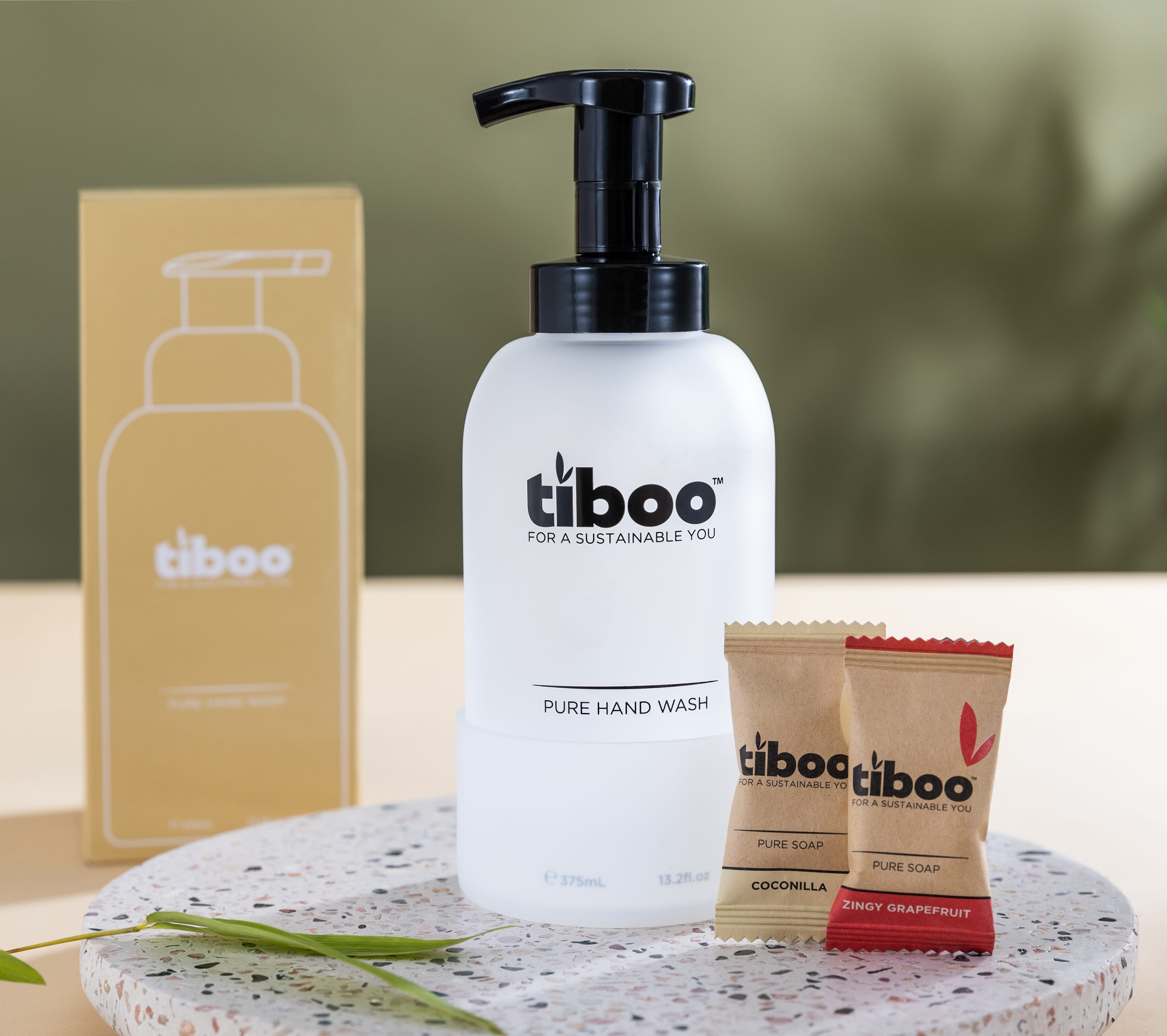 hand-soap-starter-pack-frosted-bottle-lifestyle-2-1